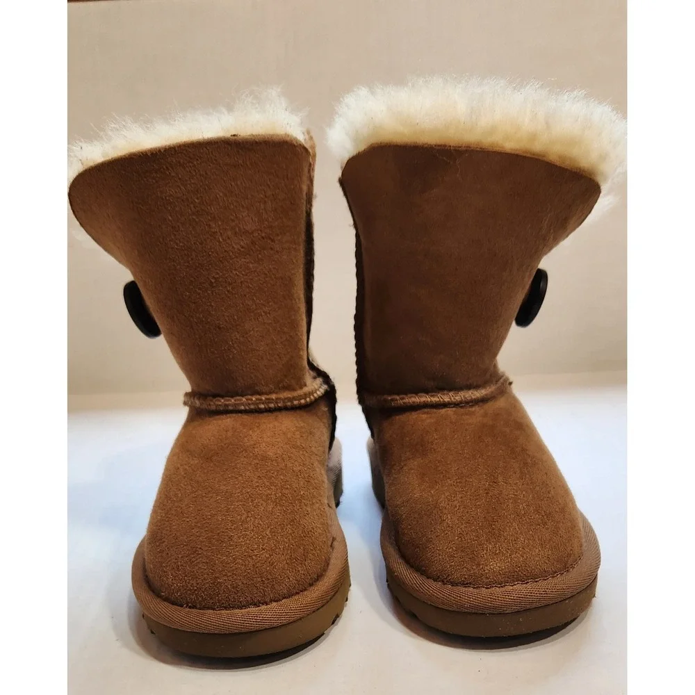 NWOT UGG Australia Toddler Bailey Button Suede Boots Chestnut Size 8T